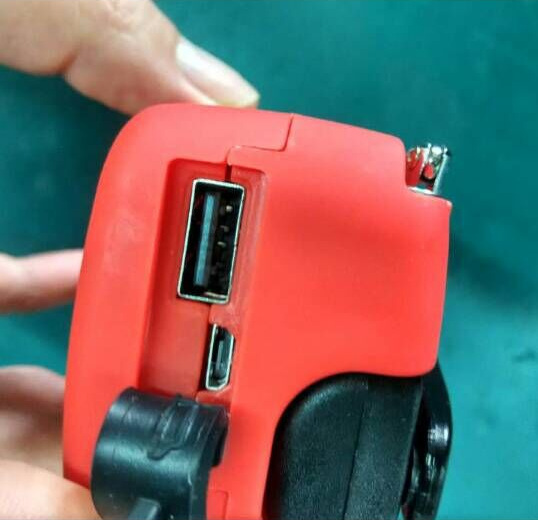 Solar Crank USB Radio Flashlight